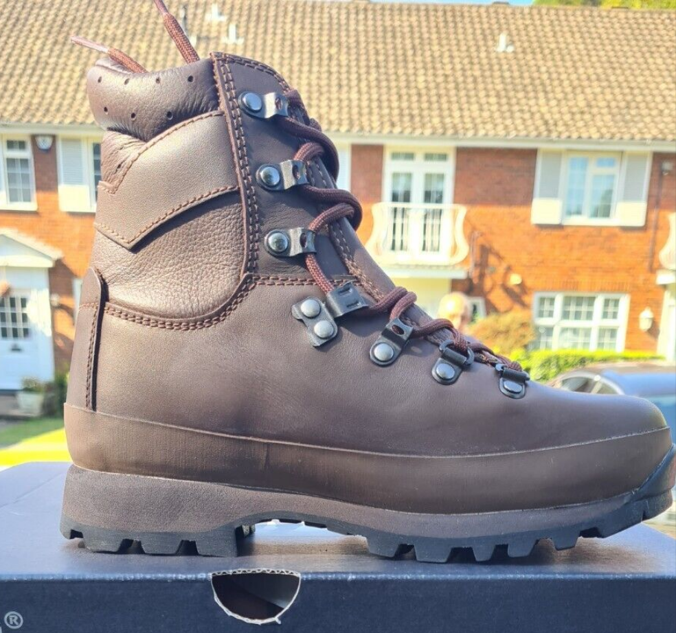 ALTBERG DEFENDER COMBAT HIGH LIABILITY BOOTS SIZE 6 m BRITISH ARMY NEW cadet
