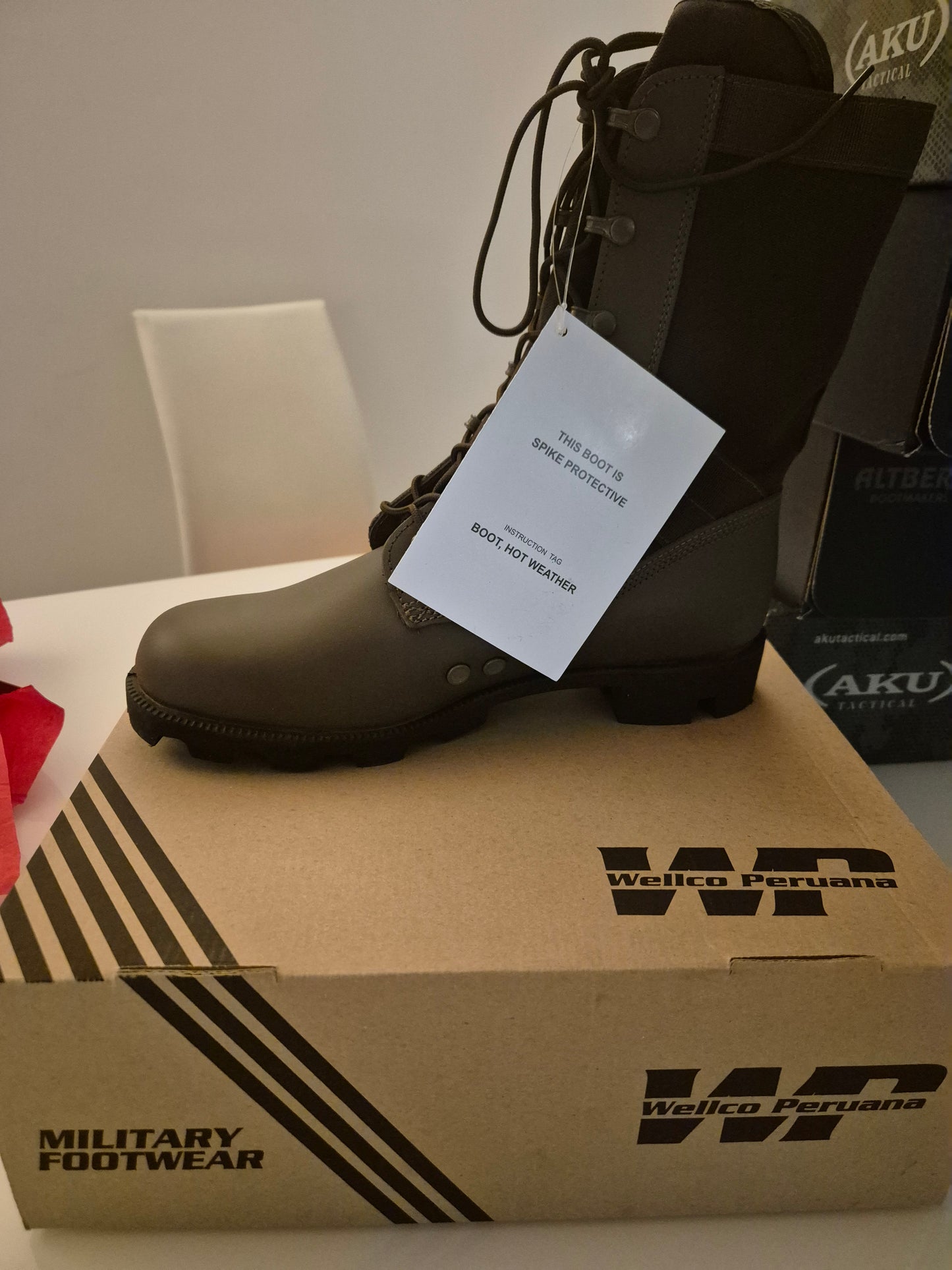 Welco size 10m Jungle boots