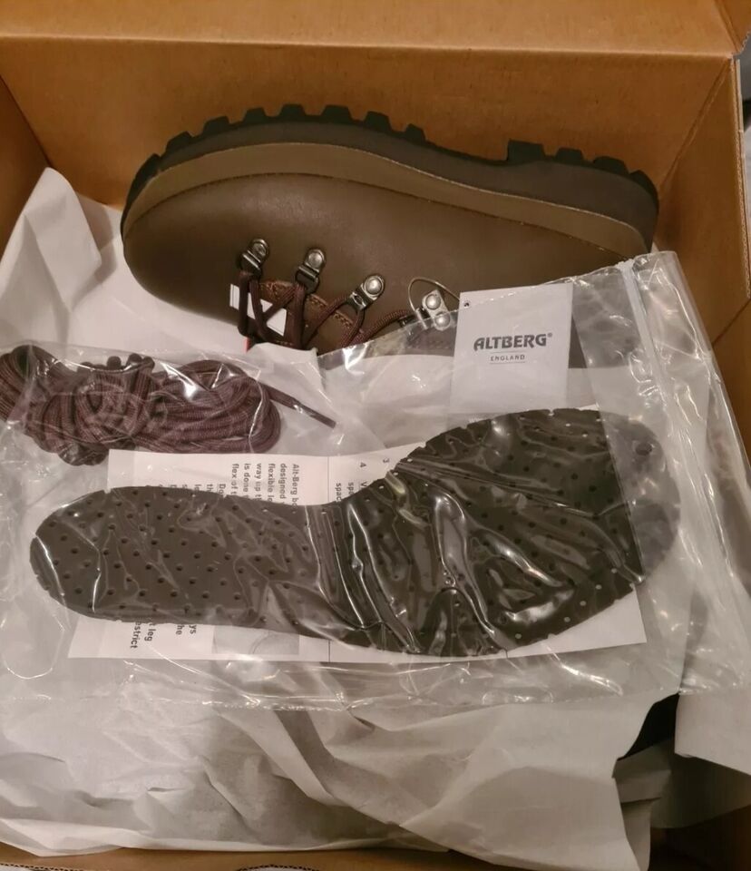 ALTBERG DEFENDER COMBAT HIGH LIABILITY BOOTS SIZE 6 m BRITISH ARMY NEW cadet