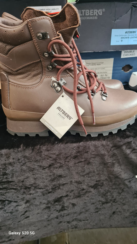 Altberg defender boots (7m)