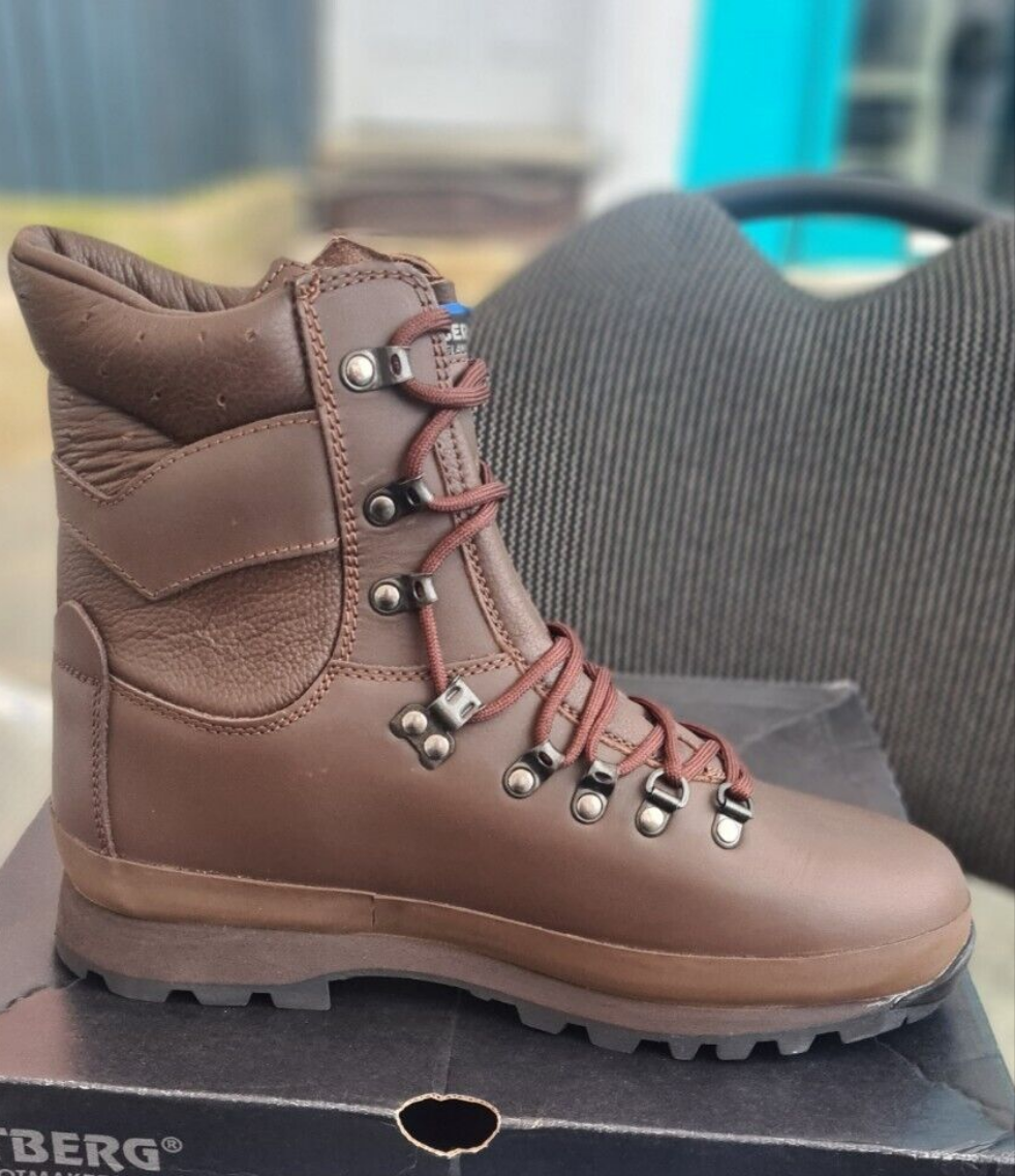 ALTBERG DEFENDER COMBAT HIGH LIABILITY BOOTS SIZE 10 BRITISH ARMY NEW CADETS