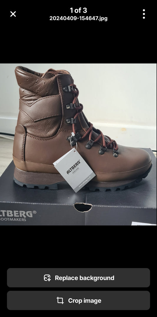 Altberg defender boots size 11m (45)
